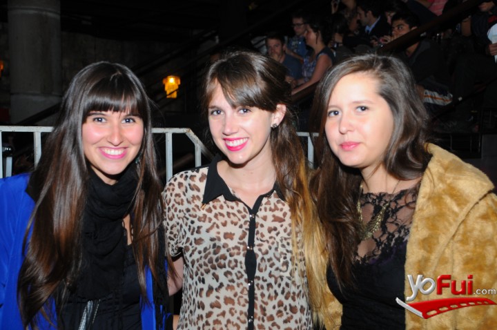 Natalia Carrasco en SideShow de  la banda Passion Pit
