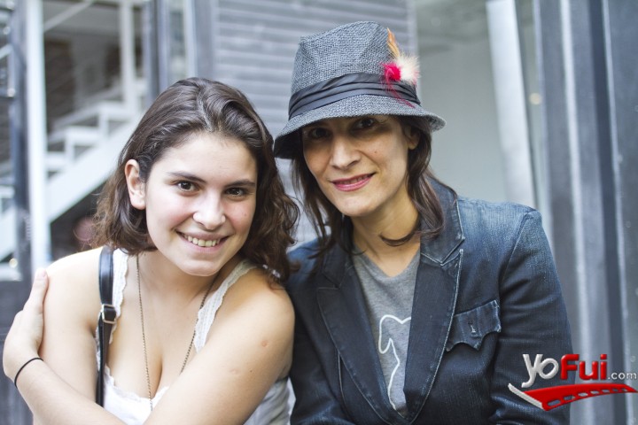 Manuela Burr, Isabel Tapia