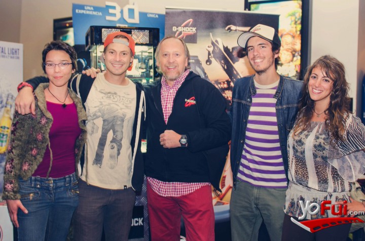 Fotografía en Avant Premiere de “Tierras Lejanas: Sueños Creciendo en Silencio”,, Cine Hoyts