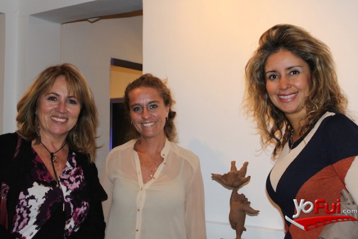 Daniella Guerrero en Inauguración exposición de Tito Ortiz "Mujeres 2013"