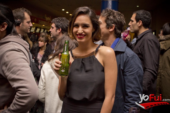 Fotografía en Avant Premiere de Tráiganme la cabeza de la mujer metralleta, Cine Hoyts