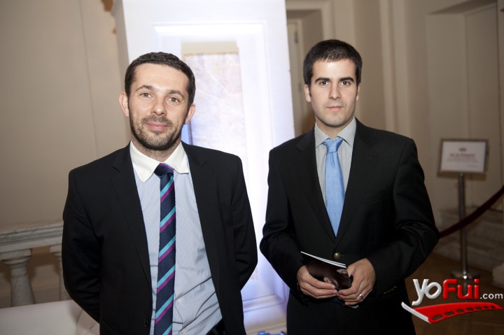 Oliver Estompes, Rodrigo Caperon