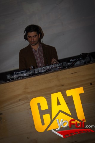 Nicolás Castro en Dj Goldtsrom en fiesta Cat Editions