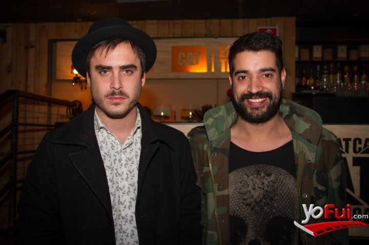 Nicolás Oyarzún en Dj Goldtsrom en fiesta Cat Editions