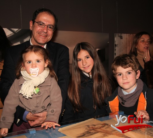 Cristian Martinez y sus hijos Elena, Josefina y Pedro Pablo