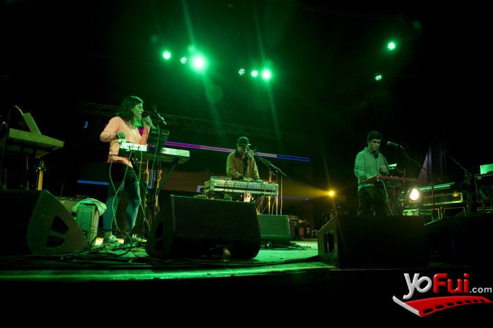 Fotografía en Midnight Juggernauts en La Cúpula, Teatro La Cúpula