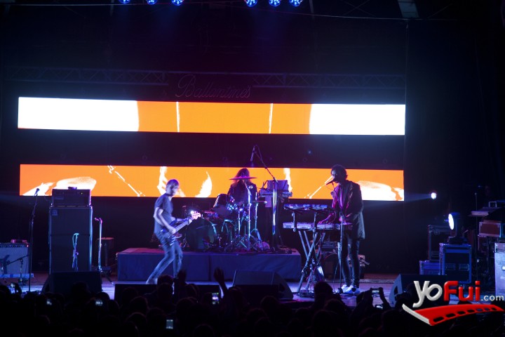 Fotografía en Midnight Juggernauts en La Cúpula, Teatro La Cúpula