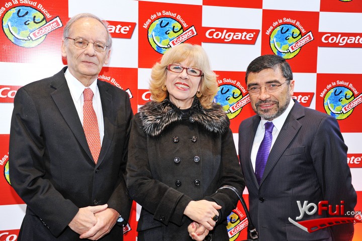 José Valdivia en Colgate presenta el Mes de la Salud Bucal
