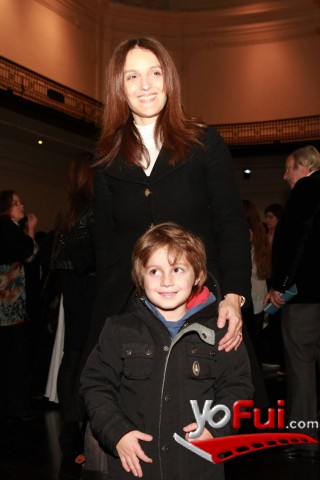 Victoria MacKinnon, Joaquín Molina