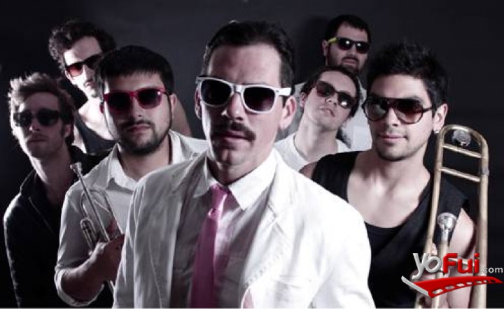 Fotografía en Lanzamiento del disco Galopa! de Silvestre, Teatro Mori Bellavista