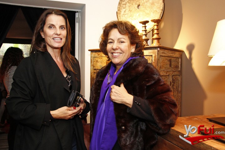Mónica Salinas, Ana María López