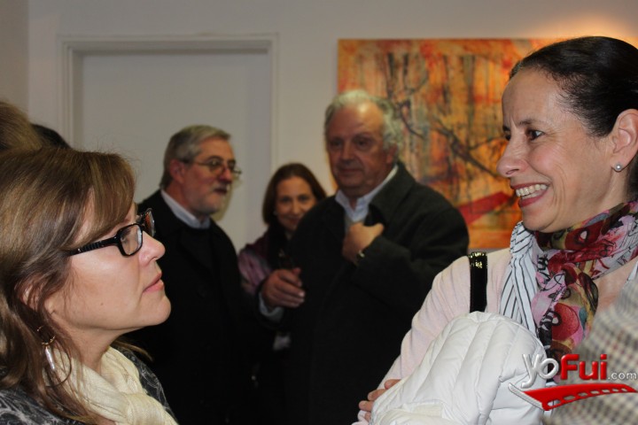 Luz Barros, directora de Galería Art Latam, Isabel Sotomayor