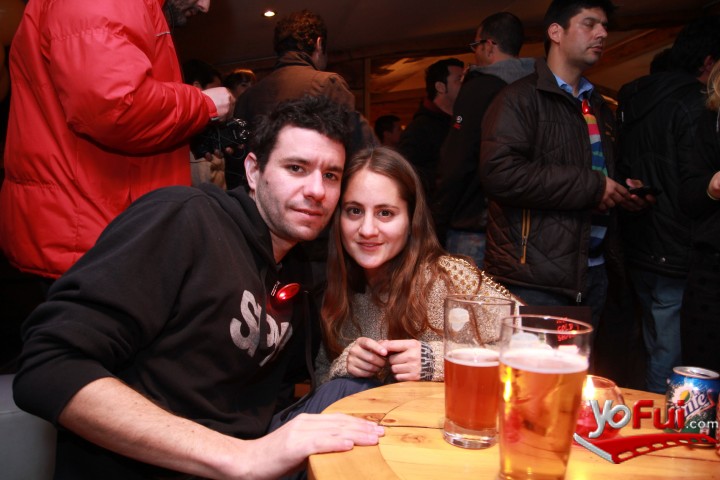 Fernanda Larraguibel en Debut de The JägaBand