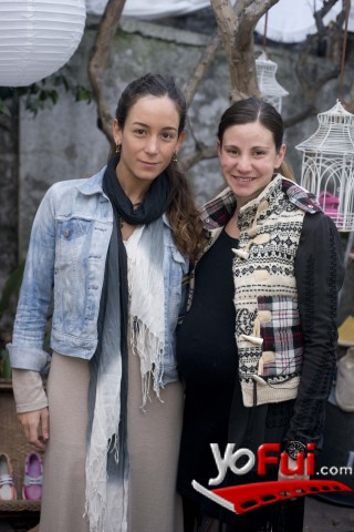 Josefa Izquierdo, Karyn Coo