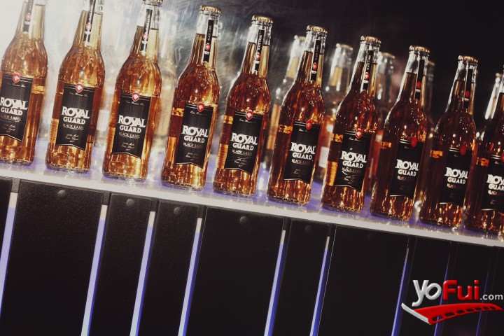 Fotografía en Fiesta Royal Guard Black Label en el Metro, Metro de Santiago