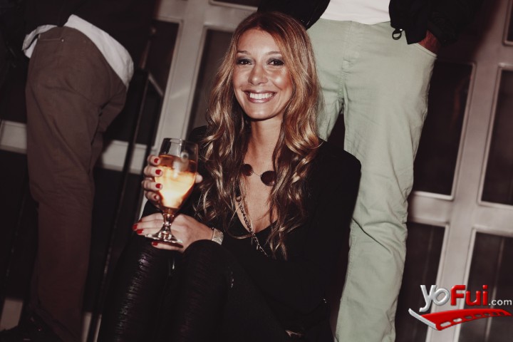 Constanza Rettig en Fiesta Royal Guard Black Label en el Metro