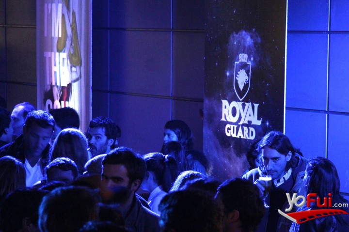 Fotografía en Fiesta Royal Guard Black Label en el Metro, Metro de Santiago