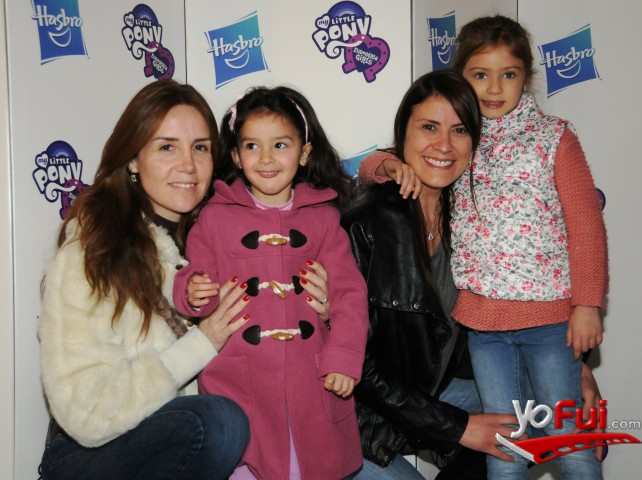 María Pía Labbé y su hija Sofía, María de los Angeles Labbé y su hija Florencia
