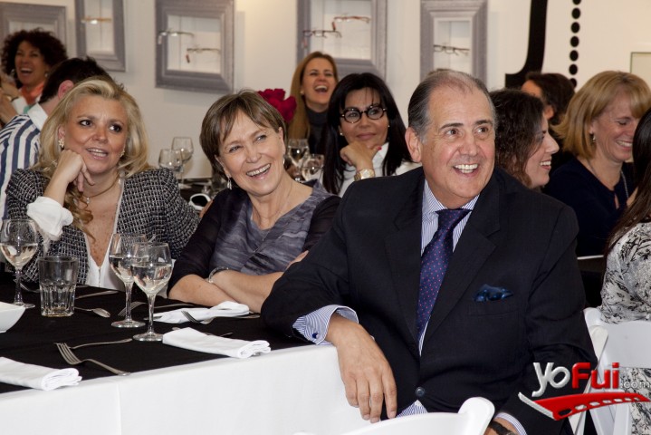 Mario Moure en Anteojos B+D en Chile