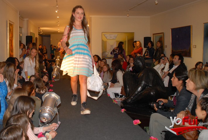 Fotografía en Fashion Teen Santiago 2013 en beneficio de Fundación Escúchame, Museo Ralli