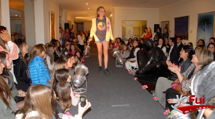 Fotografía en Fashion Teen Santiago 2013 en beneficio de Fundación Escúchame, Museo Ralli
