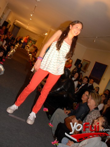 Fotografía en Fashion Teen Santiago 2013 en beneficio de Fundación Escúchame, Museo Ralli