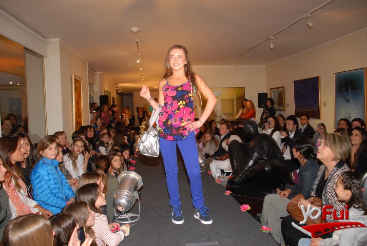 Fotografía en Fashion Teen Santiago 2013 en beneficio de Fundación Escúchame, Museo Ralli