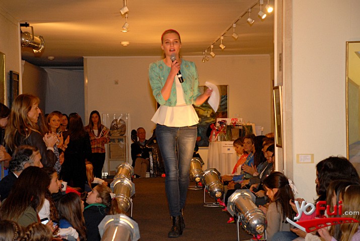 Fotografía en Fashion Teen Santiago 2013 en beneficio de Fundación Escúchame, Museo Ralli