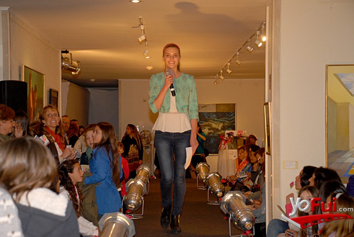 Fotografía en Fashion Teen Santiago 2013 en beneficio de Fundación Escúchame, Museo Ralli