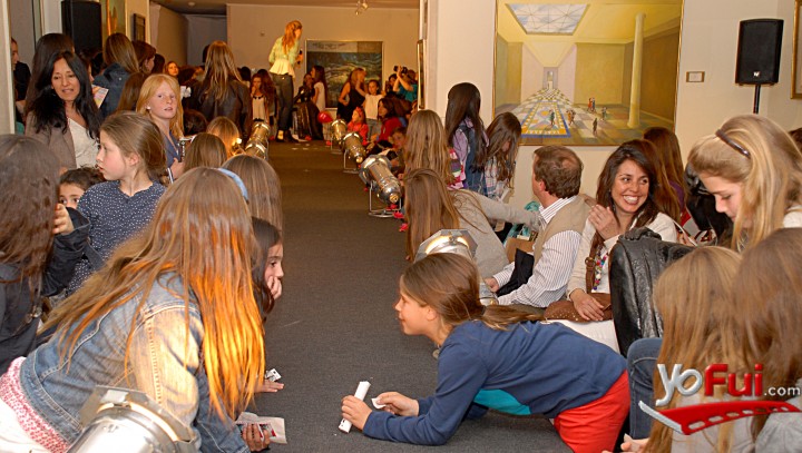 Fotografía en Fashion Teen Santiago 2013 en beneficio de Fundación Escúchame, Museo Ralli
