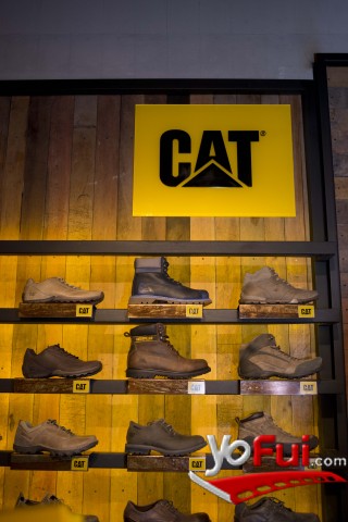 Fotografía en Inauguración tienda CAT New Store, Tienda CAT