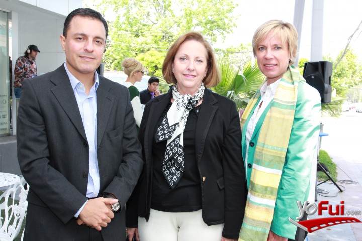 Gabriele Lothholz en Lanzamiento de los exclusivos anteojos de Karina Rabolini y Ricky Sarkany