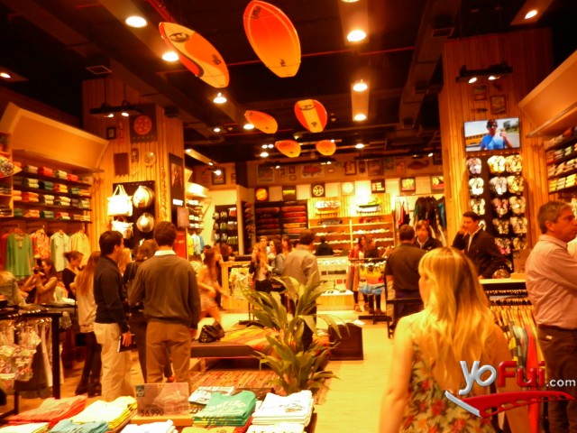 Fotografía en Lanzamiento nueva tienda Maui and Sons, Tienda Maui and Sons