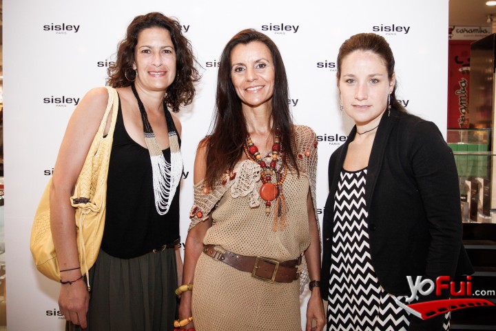 Victoria Mujica en Inauguración Sisley Paris en Alto Las Condes