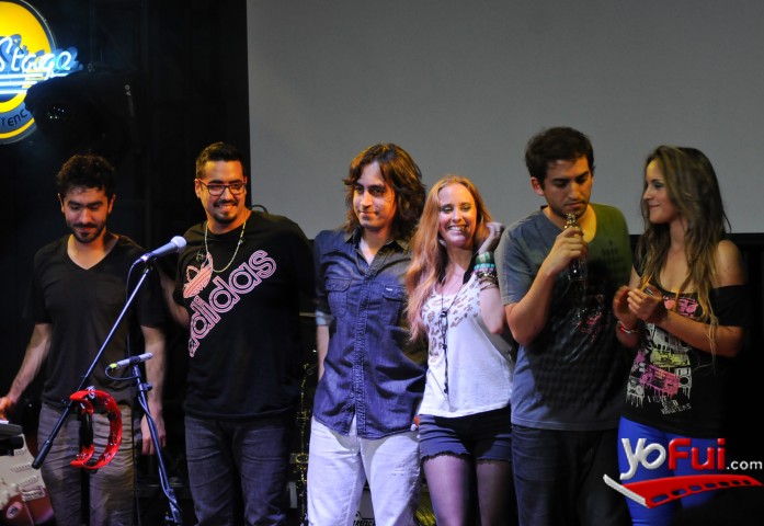 Consuelo Schuster y su banda
