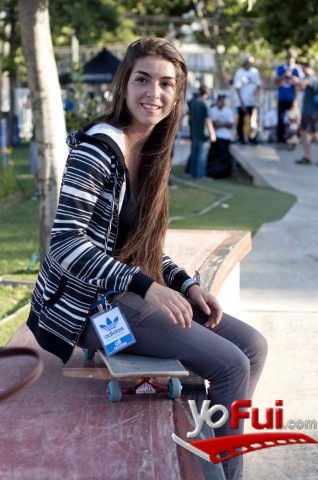 Macarena Rojas en #3stripestour Adidas Skateboarding