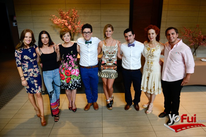 Diana Bolocco, Katty Kowaleczco, Liliana Ross, Sebastián Badilla, Javiera Acevedo, Gonzalo Badilla, Vanessa Miller, José Miguel Viñula