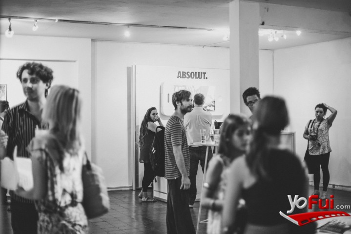 Fotografía en Inauguración muestra de arte de Celine Reymond, Galería Oops