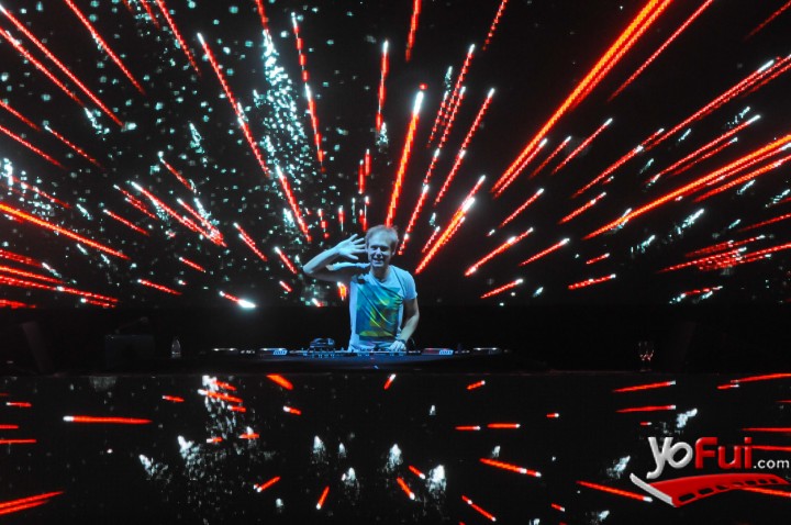 Fotografía en A State of Trance, Piscinas del Espacio Broadway