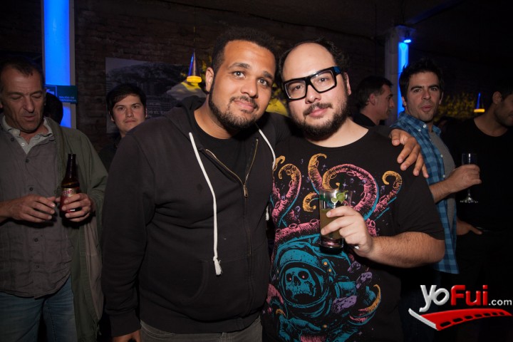 Aaron Burns, Nicolás López
