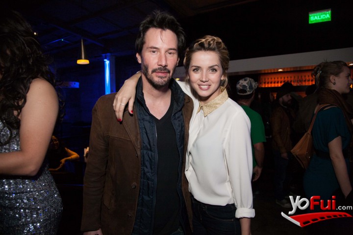 YoFui.com Fiesta película Knock Knock con Keanu Reeves, Club Chocolate (5092)