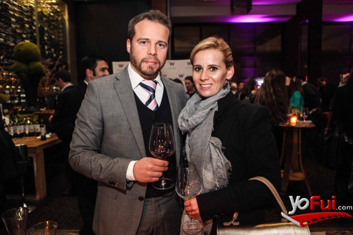 Alex Weinberg, Julie Martínez