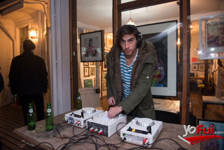 Fotografía en Inauguración exposición “Trazo de un plan” del artista Mono Lira, Galería Madhaus