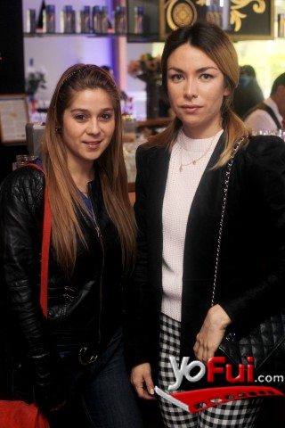 Paola Tobar, Alexis Thiele