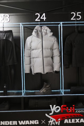 Fotografía en Lanzamiento de la Colección Alexander Wang x H&M, Teatro Italia