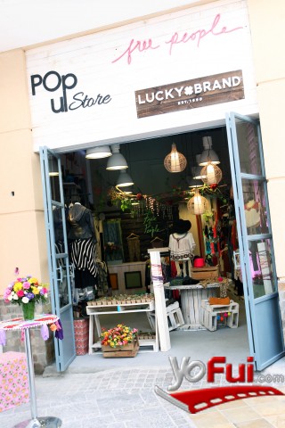 Fotografía en Inauguración Pop Up Store de Free People y Lucky Brand, Tienda Pop Up Store