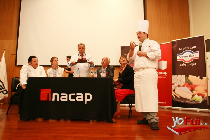 Fotografía en Concurso de tortas: “Maridando Quesos y Chocolate", Aula Magna Inacap