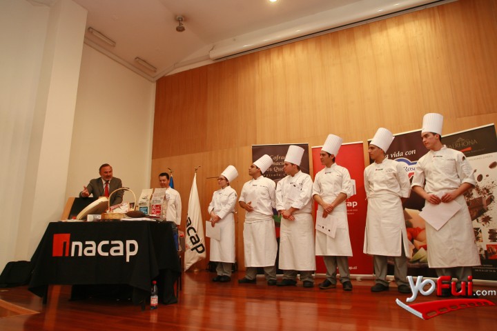 Fotografía en Concurso de tortas: “Maridando Quesos y Chocolate", Aula Magna Inacap