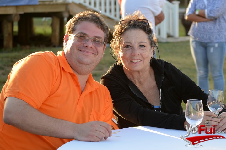 Alexander Holzhacker, Israela Rosenblum