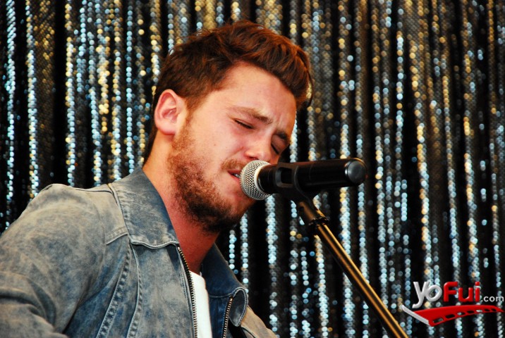 Fotografía en Concierto privado de Bastian Baker en Grand Hyatt Santiago, Salón Aysén, Grand Hyatt Santiago
